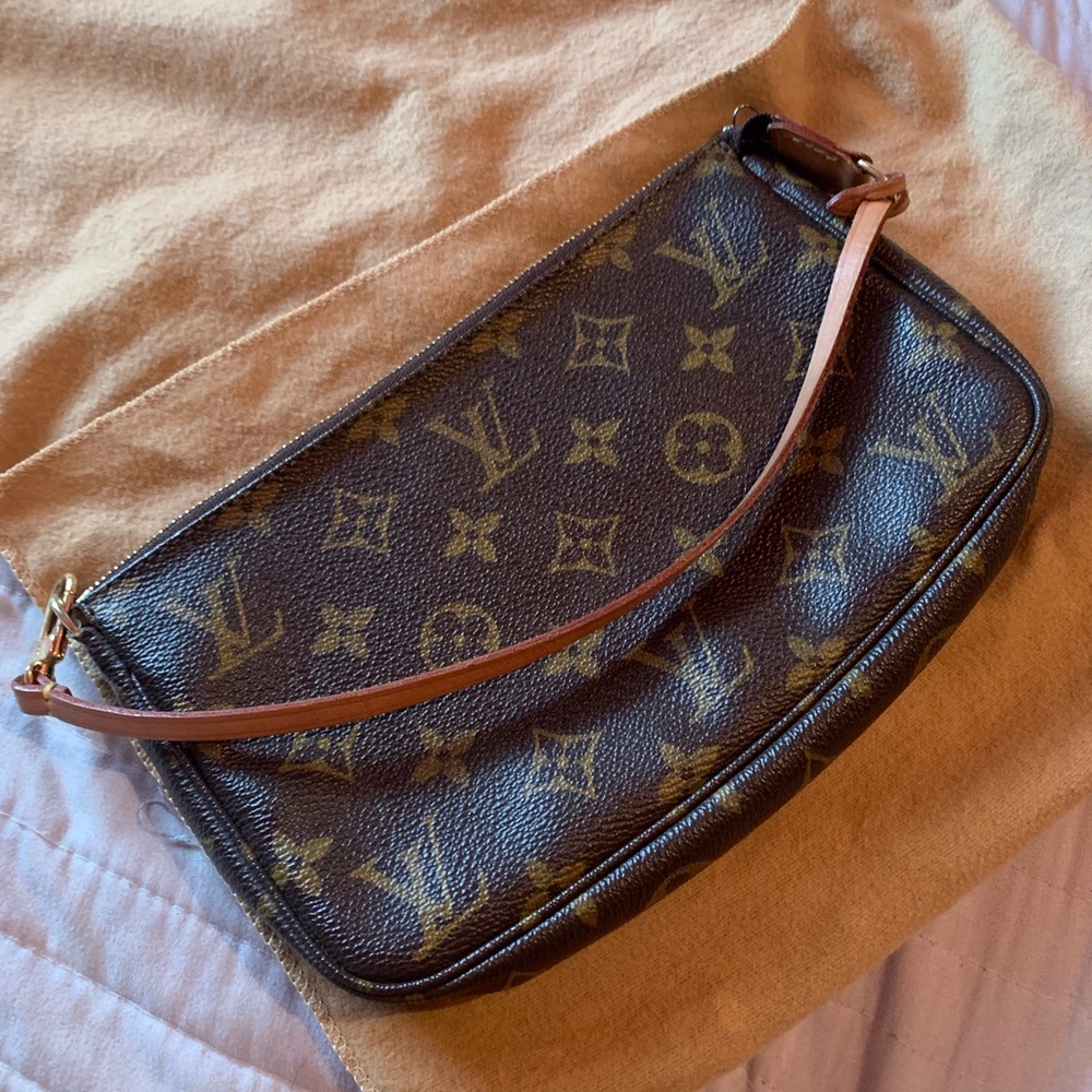 Louis Vuitton Pochette